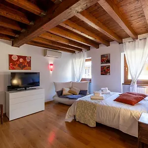 https://casa-agli-archi.hotelinveneto.com